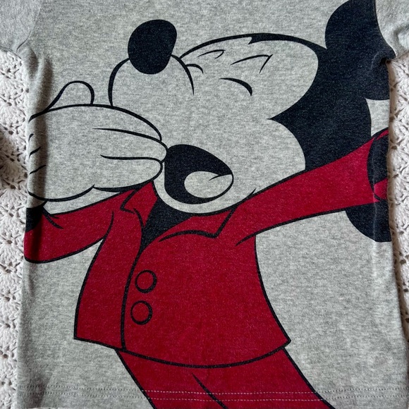 GAP x Disney Mickey Mouse yawning pajama set two pieces- 5 kid/ toddler - Picture 3 of 11